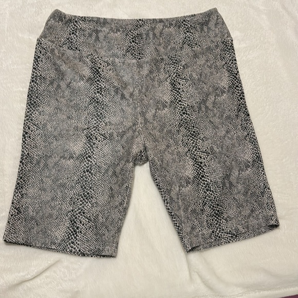 She + Sky snake print bike shorts - Picture 1 of 5